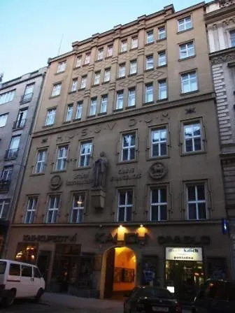 Church - Husuv Dum Pensjonat 2*